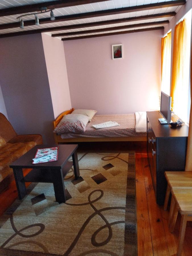 Pokoje Inulec Экстерьер фото